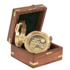   Brunton iránytű ajándék gravírozással, fadobozban, 7,5 cm - RCO-0574